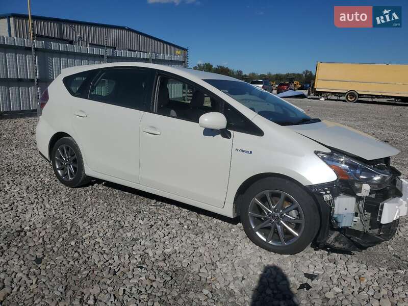 Универсал Toyota Prius v 2017 в Львове