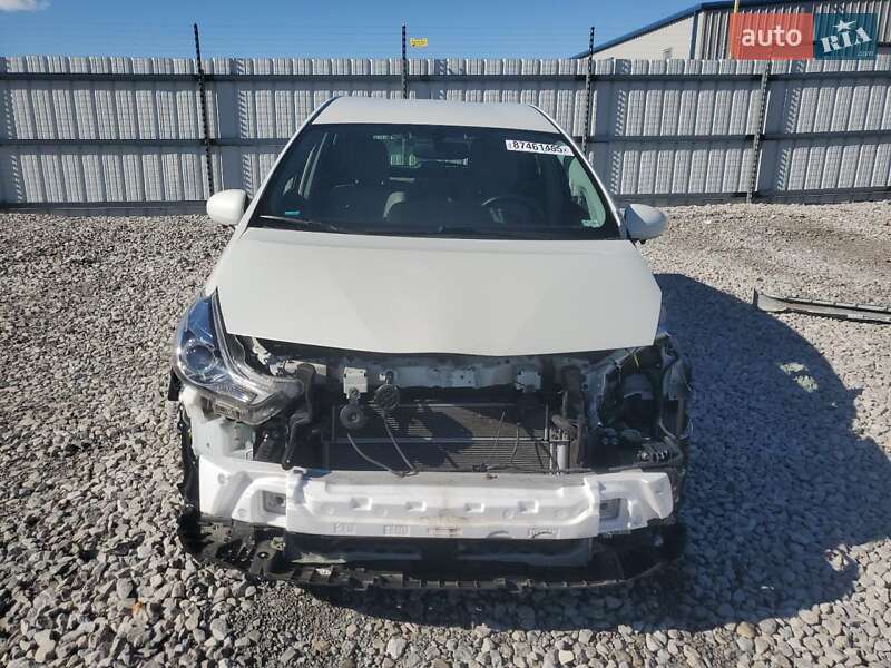 Универсал Toyota Prius v 2017 в Львове