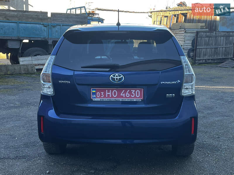 Універсал Toyota Prius v 2013 в Луцьку