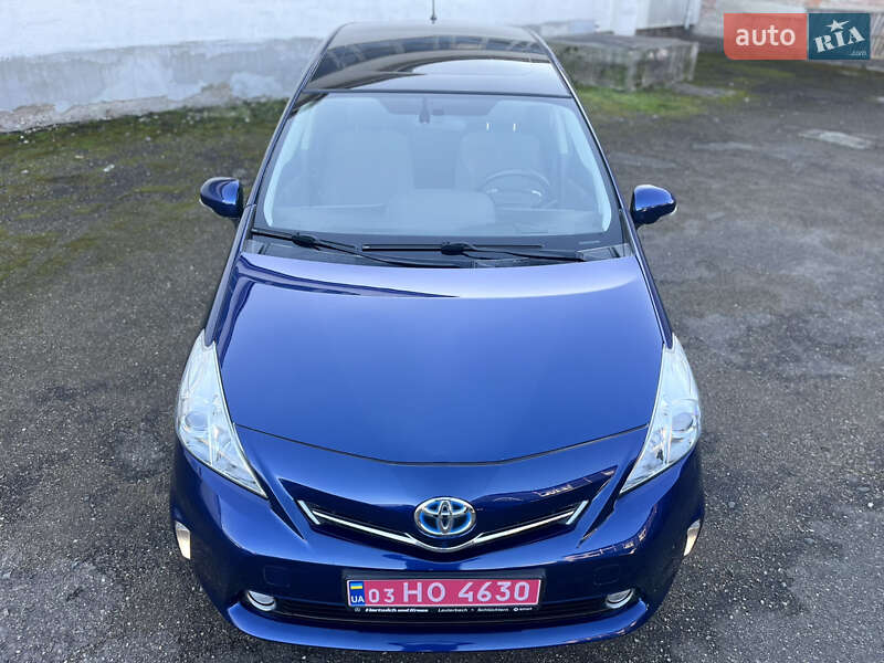 Універсал Toyota Prius v 2013 в Луцьку