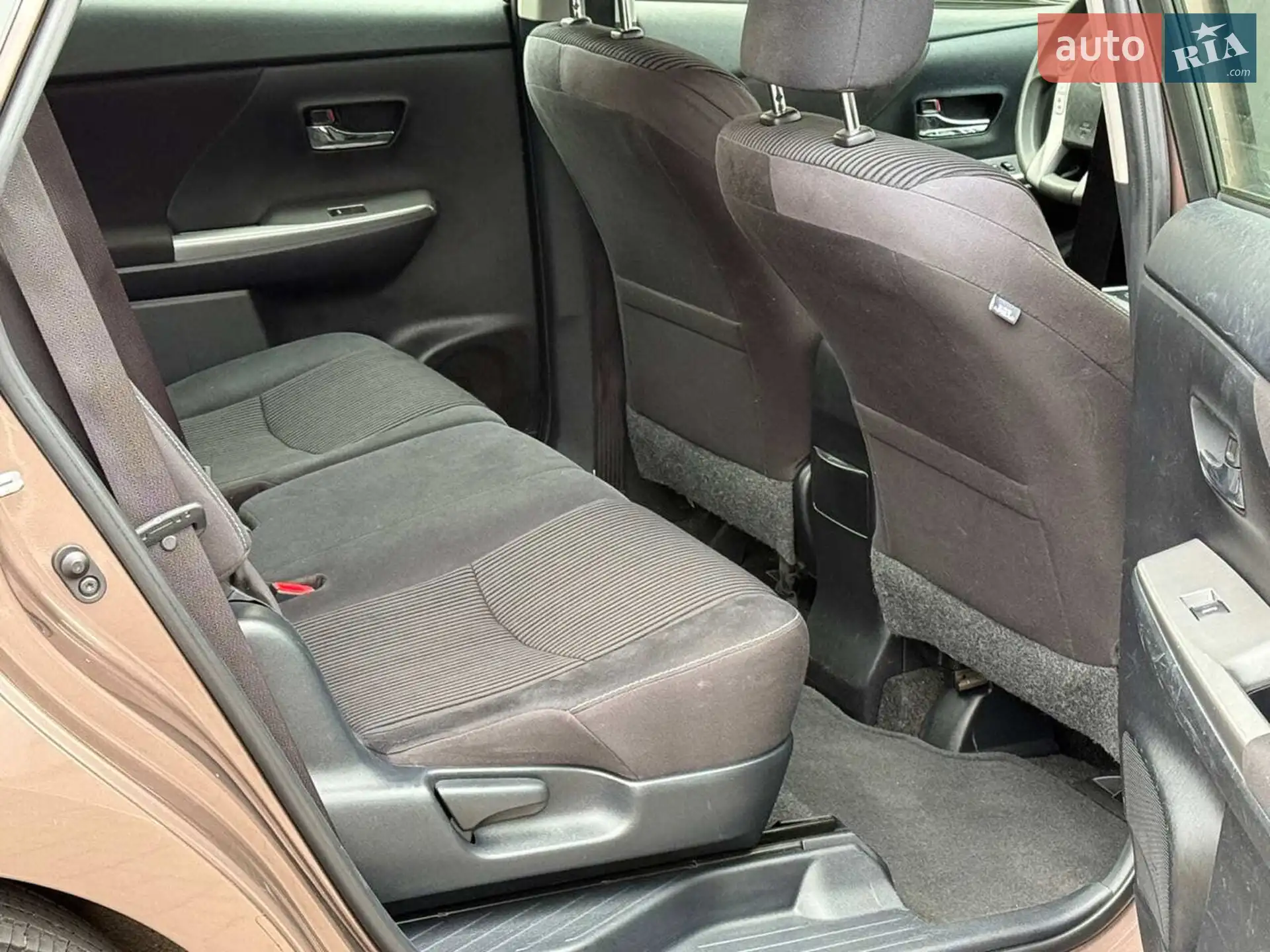 2015 Toyota Prius v (+) - мініатюра 17