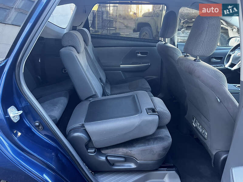 Универсал Toyota Prius v 2013 в Луцке фото 38 Универсал Toyota Prius v 2013 в Луцке