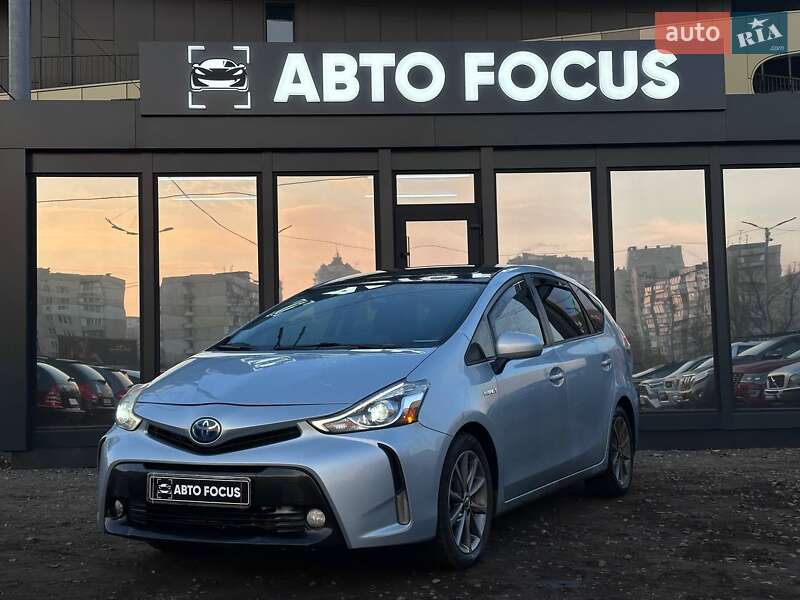 Универсал Toyota Prius v 2015 в Киеве
