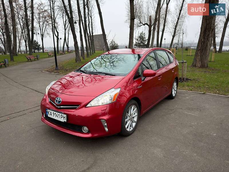 Toyota Prius v 2014 Toyota Prius v 2014