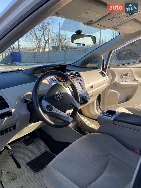 Универсал Toyota Prius v 2012 в Николаеве фото 6 Универсал Toyota Prius v 2012 в Николаеве