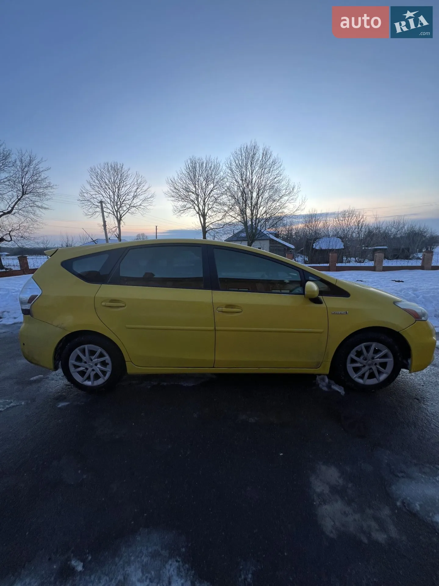 2012 Toyota Prius v (+) - мініатюра 8