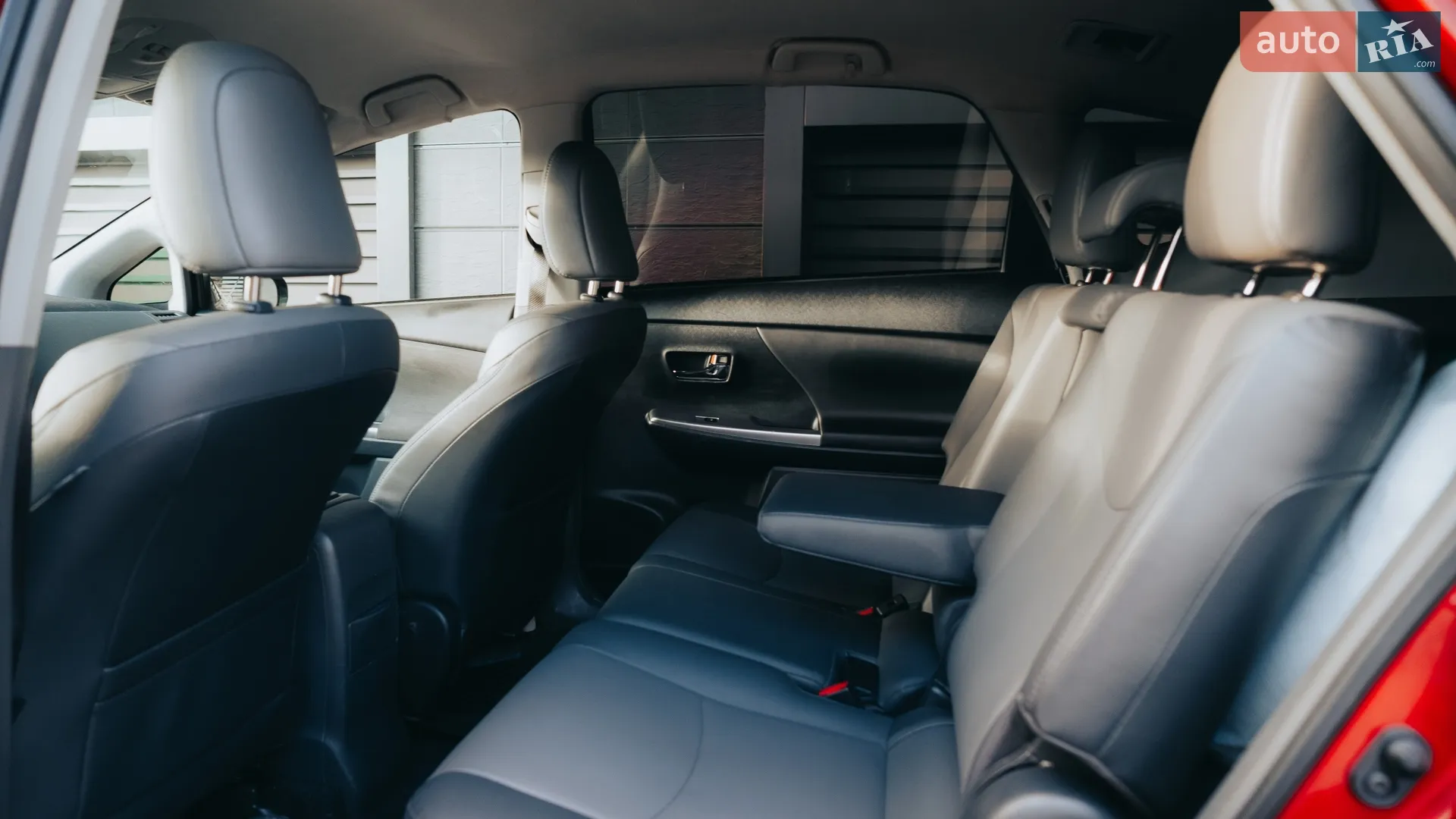 2013 Toyota Prius v (+) - мініатюра 32