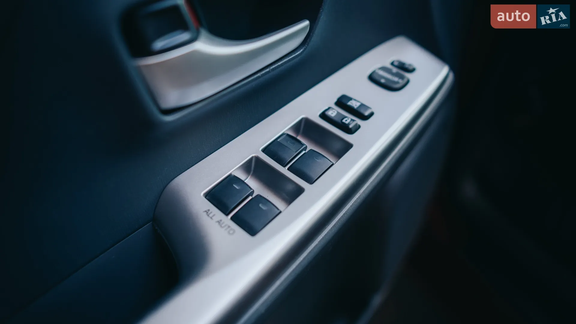 2013 Toyota Prius v (+) - мініатюра 41