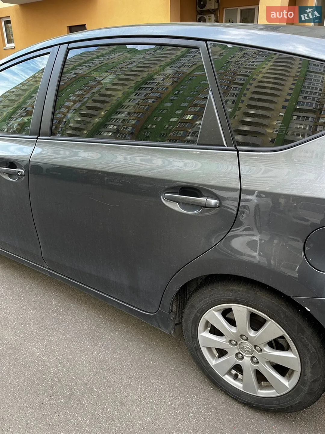 2011 Toyota Prius v (+) - мініатюра 4