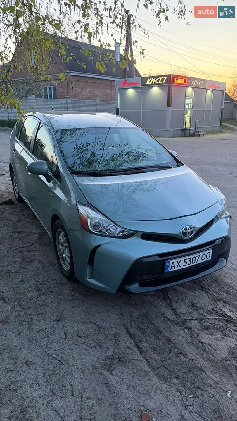 2015 Toyota Prius v (+) - мініатюра 3