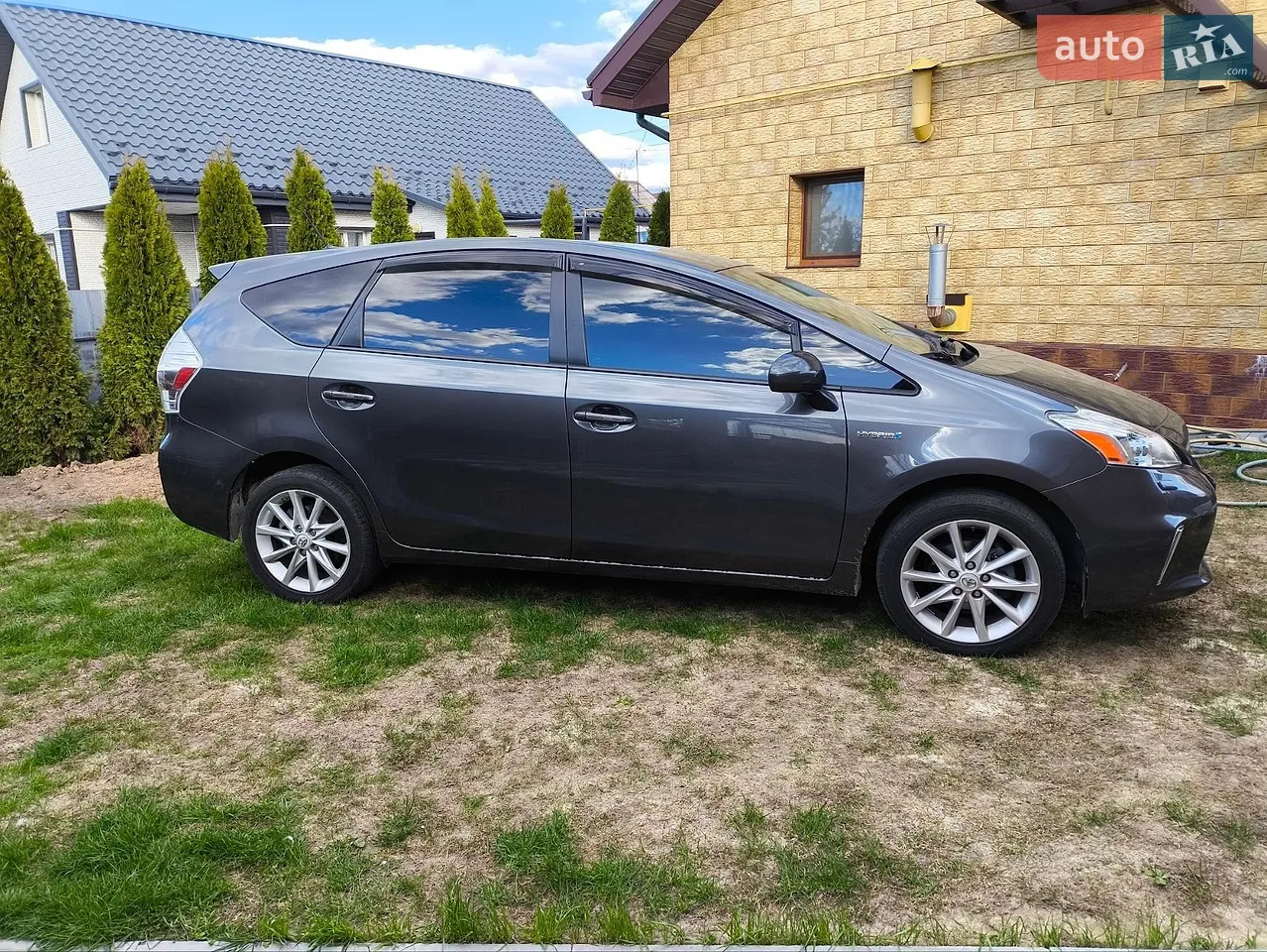 2011 Toyota Prius v (+) - мініатюра 16