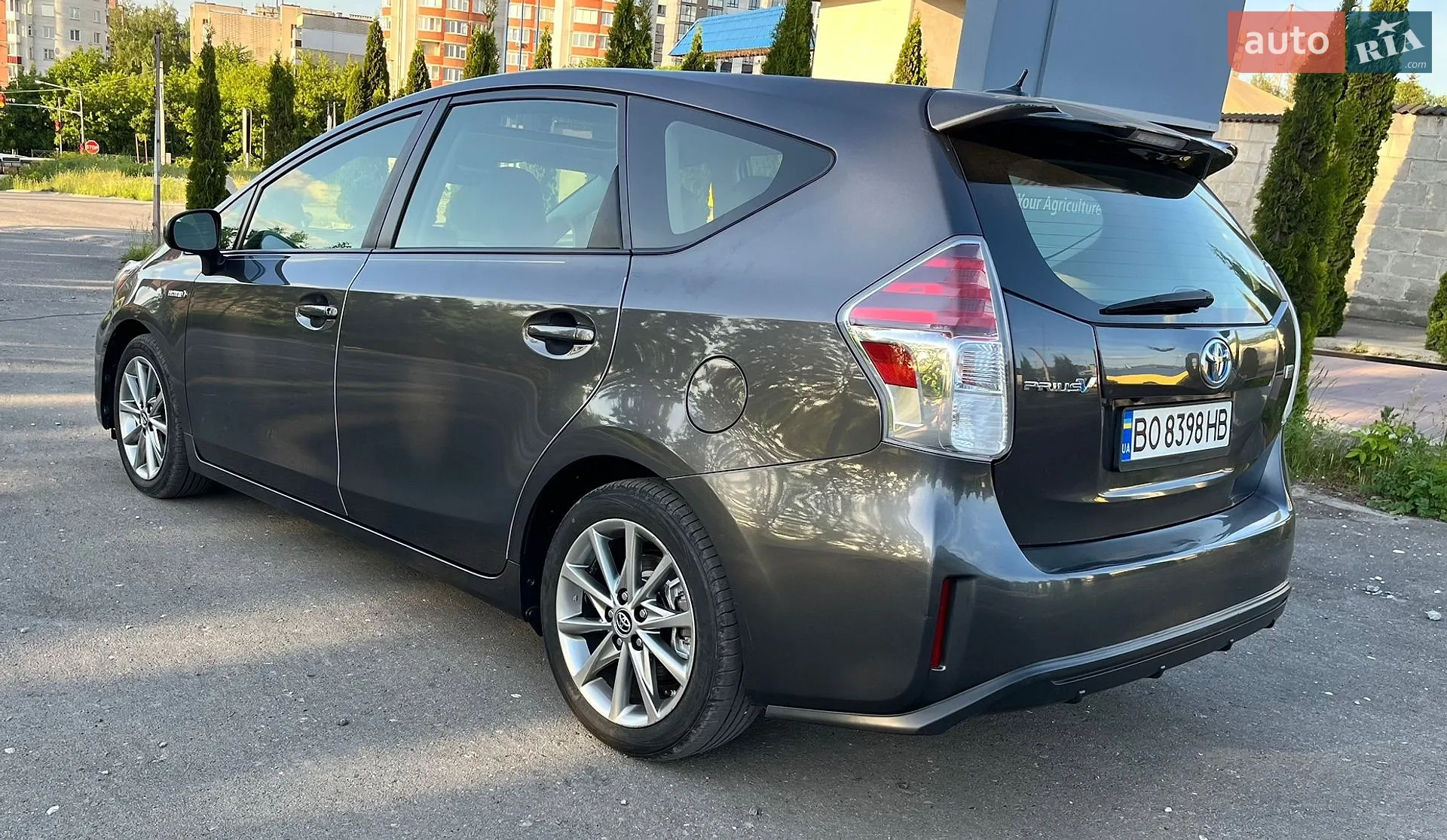 2014 Toyota Prius v (+) - мініатюра 25