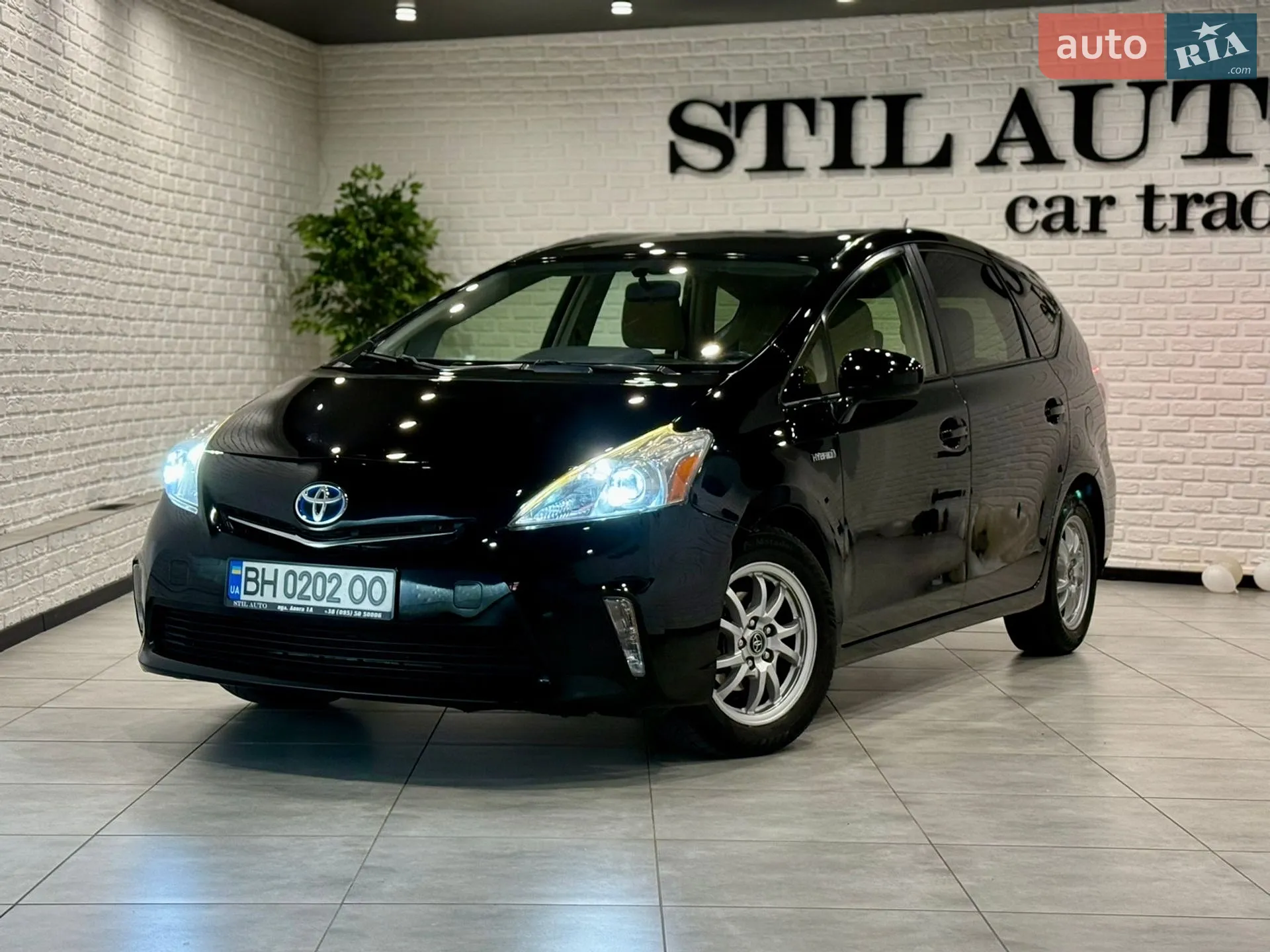 2013 Toyota Prius v (+) - мініатюра 5