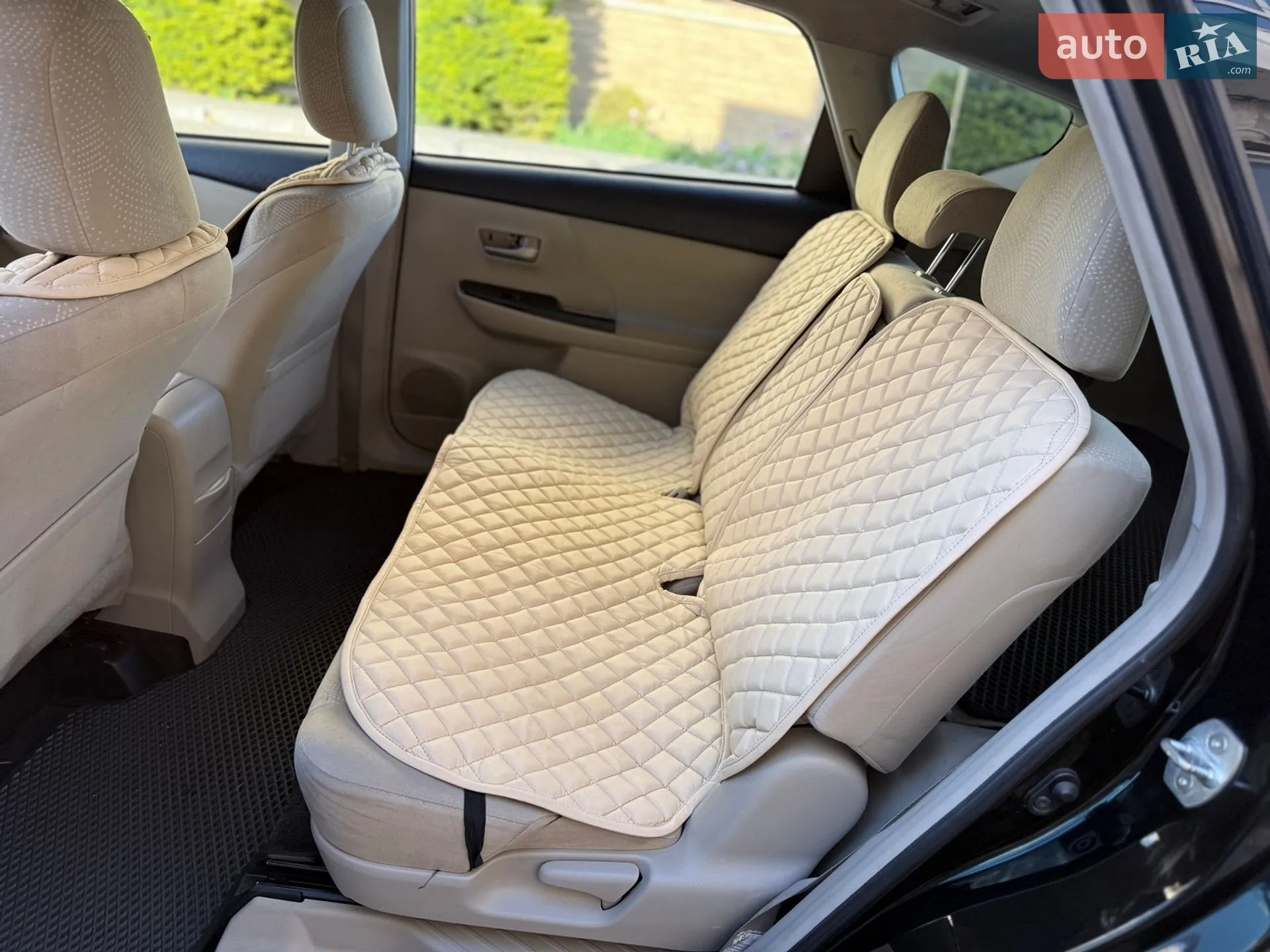 2013 Toyota Prius v (+) - мініатюра 25