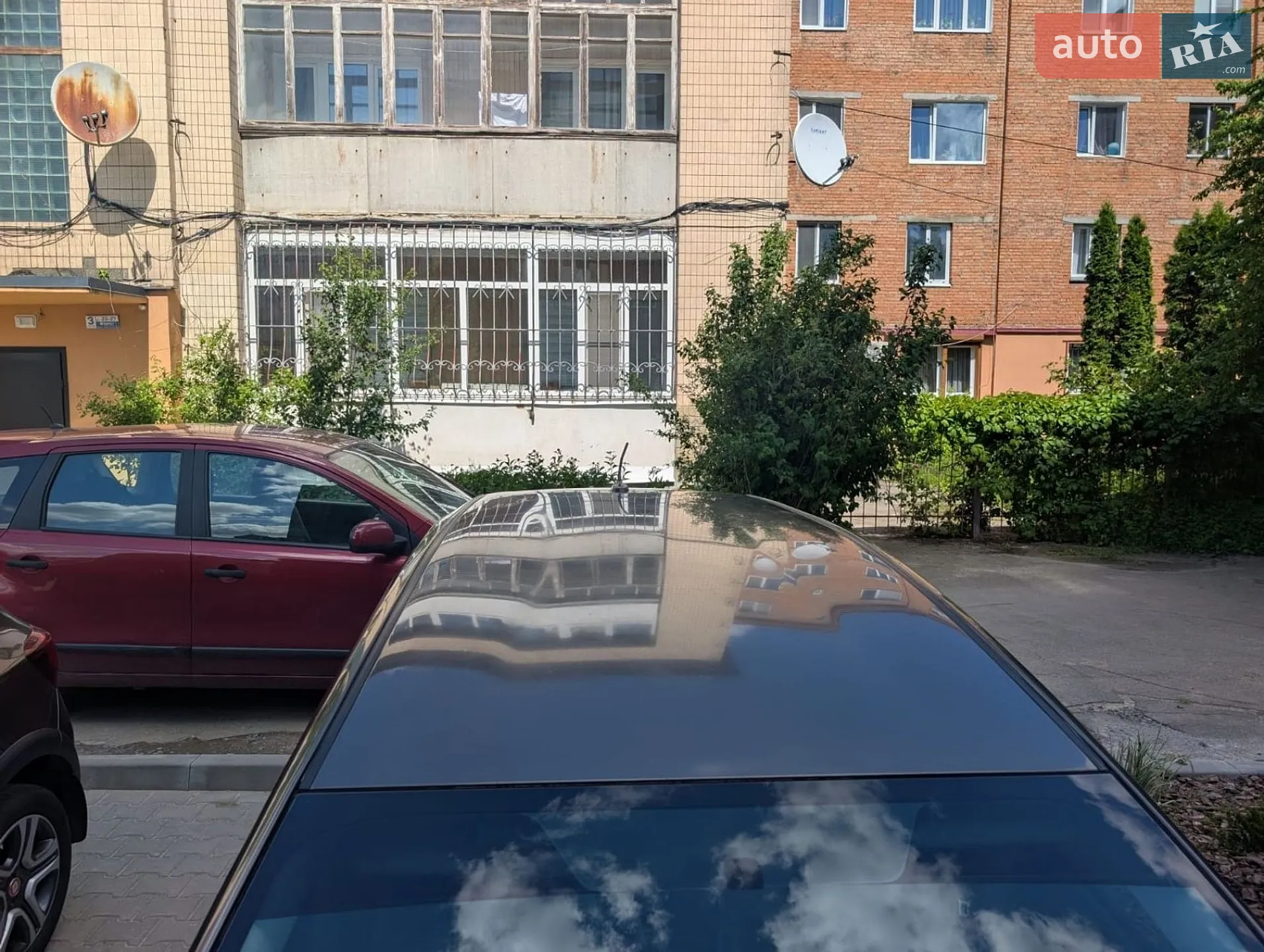 2015 Toyota Prius v (+) - мініатюра 10