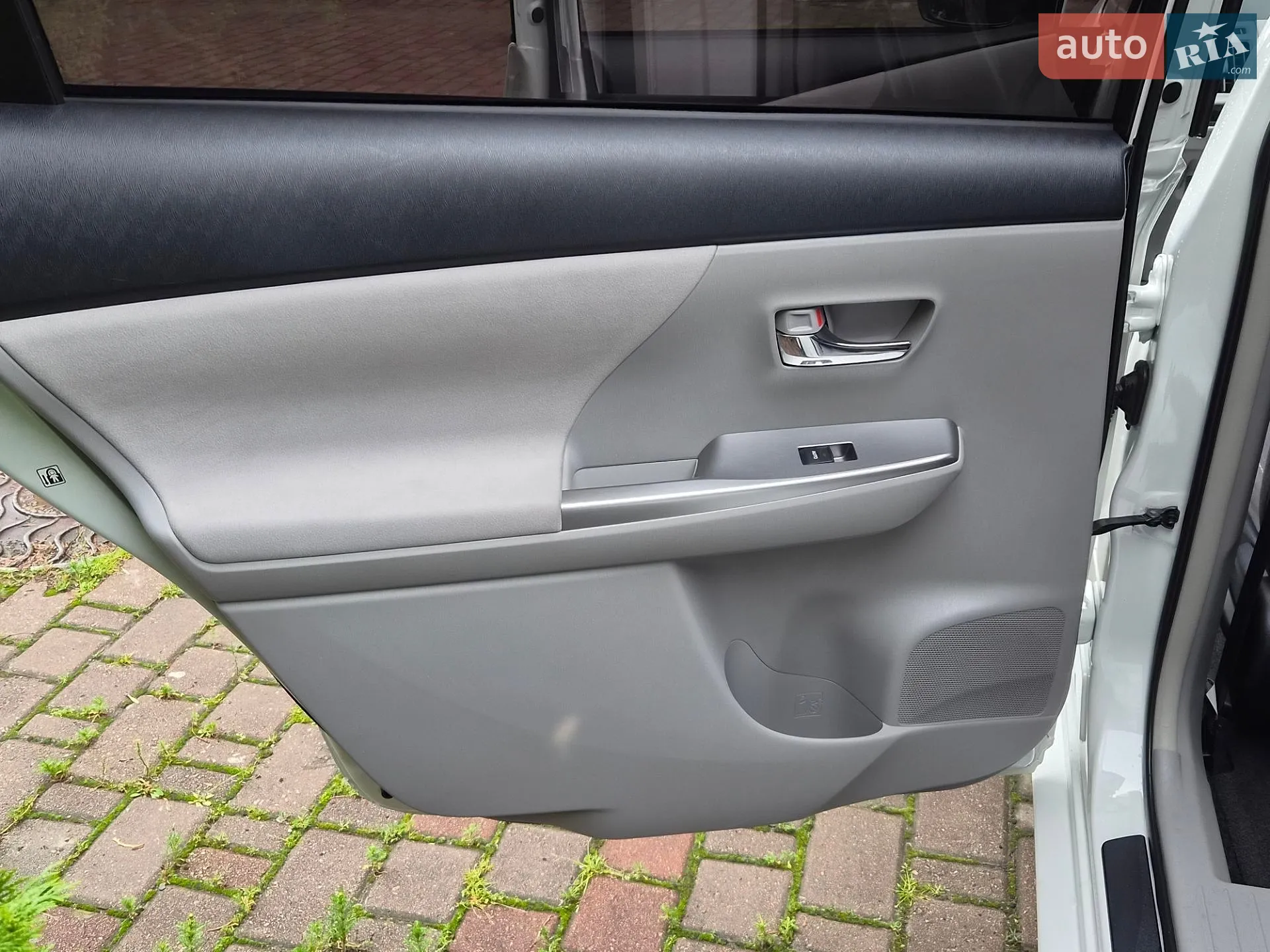 2014 Toyota Prius v (+) - мініатюра 49