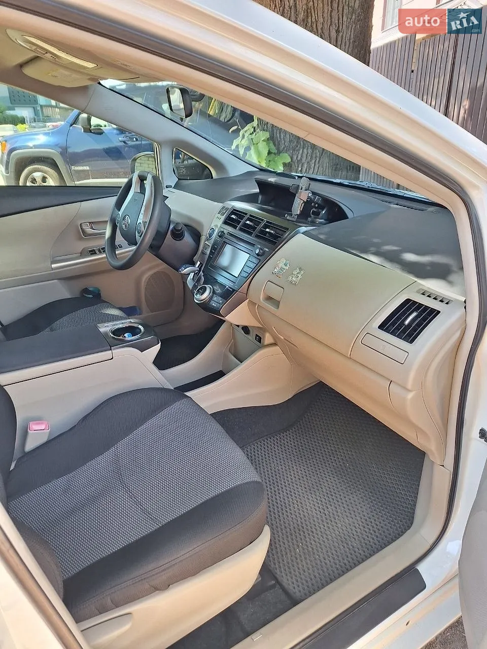 2012 Toyota Prius v (+) - мініатюра 21