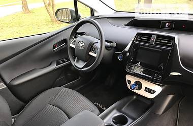 Лифтбек Toyota Prius 2016 в Днепре