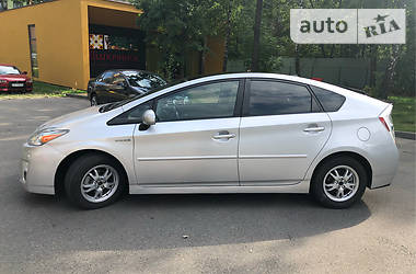 Седан Toyota Prius 2010 в Киеве