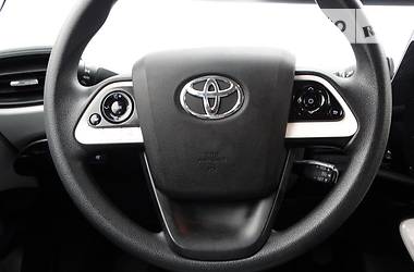 Хэтчбек Toyota Prius 2016 в Днепре
