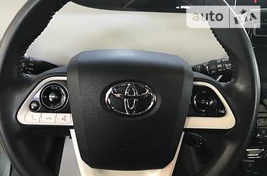 Седан Toyota Prius 2016 в Одессе