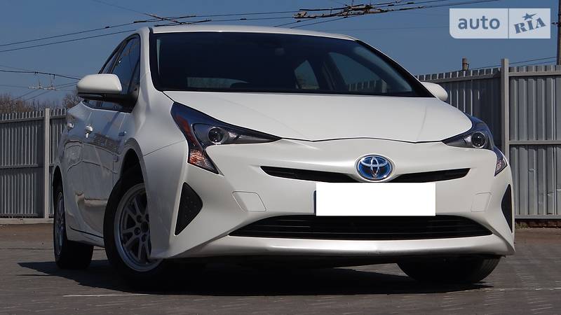 Седан Toyota Prius 2016 в Одессе