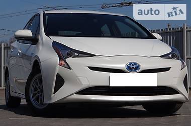 Седан Toyota Prius 2016 в Одессе