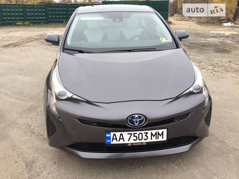 Хетчбек Toyota Prius 2017 в Києві