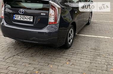 Хэтчбек Toyota Prius 2015 в Киеве