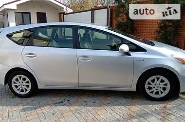 Універсал Toyota Prius 2012 в 