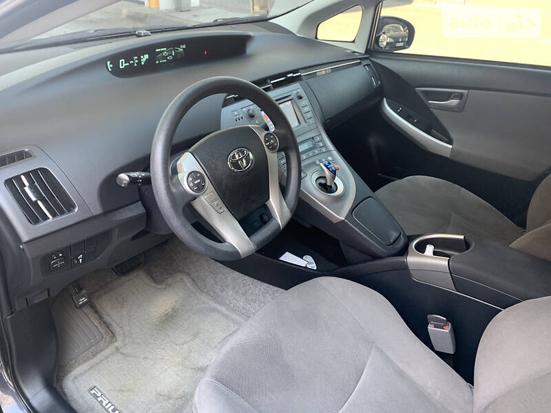 Хетчбек Toyota Prius 2015 в Харкові