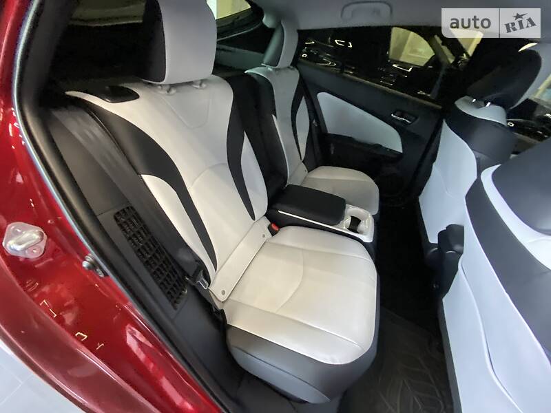 Хетчбек Toyota Prius 2017 в Одесі