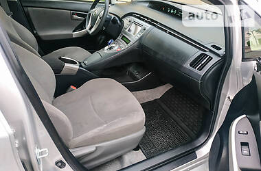 Седан Toyota Prius 2015 в 