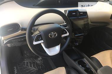 Хэтчбек Toyota Prius 2018 в Днепре