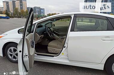 Хэтчбек Toyota Prius 2014 в Киеве