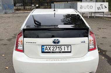 Седан Toyota Prius 2013 в Харькове