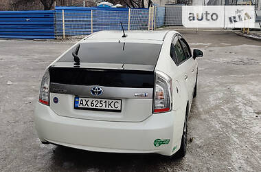 Хетчбек Toyota Prius 2014 в Харкові
