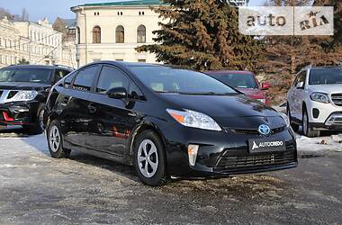 Седан Toyota Prius 2014 в Харькове