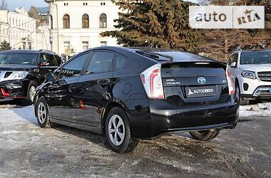 Седан Toyota Prius 2014 в Харькове