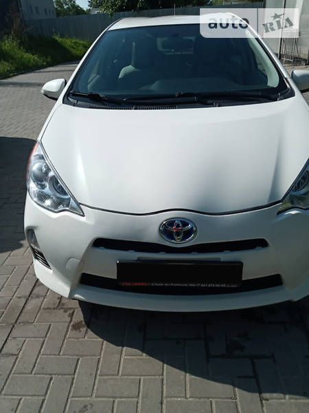 Універсал Toyota Prius 2014 в Львові