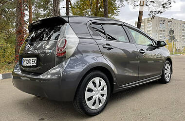 Хэтчбек Toyota Prius 2012 в Житомире