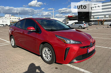 Седан Toyota Prius 2019 в Житомире