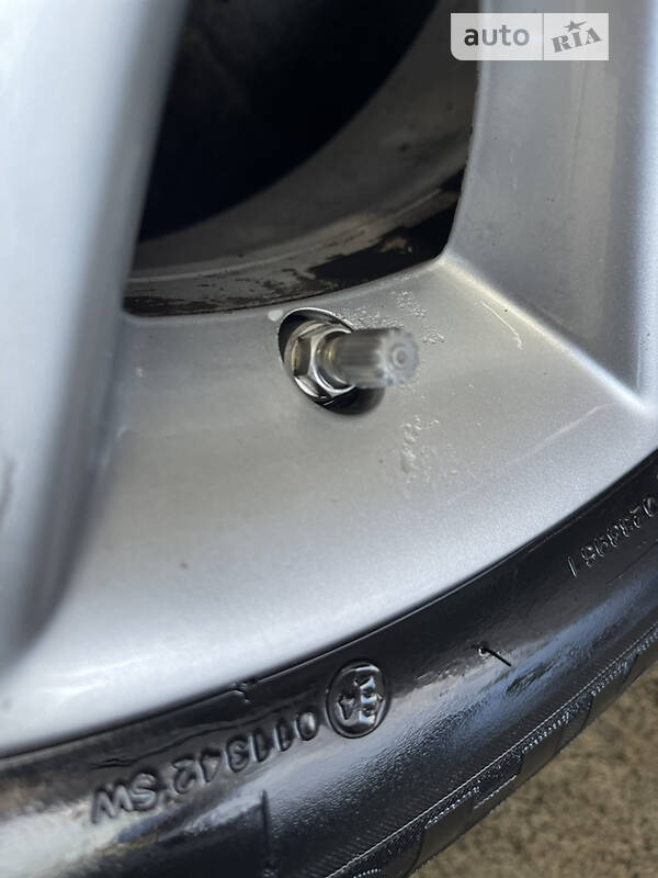 Хетчбек Toyota Prius 2012 в Дніпрі