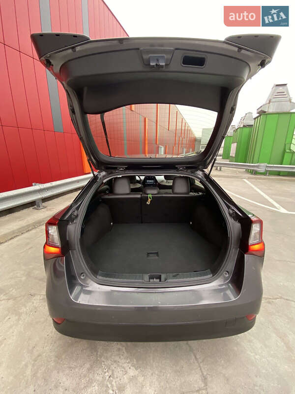 Хетчбек Toyota Prius 2019 в Києві