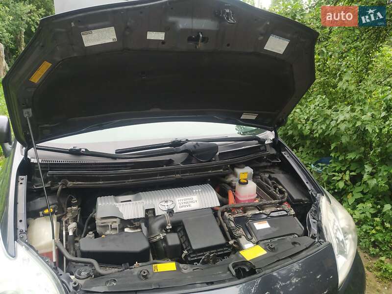 Хэтчбек Toyota Prius 2014 в Стрые