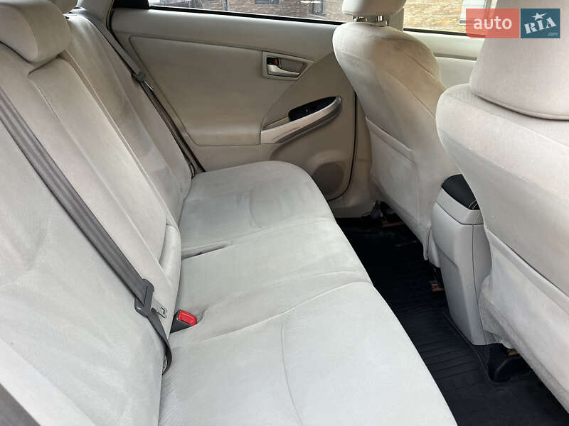 Хэтчбек Toyota Prius 2013 в Киеве