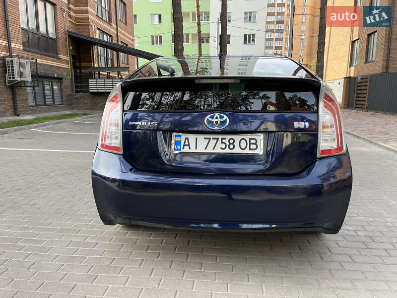 Хэтчбек Toyota Prius 2013 в Киеве