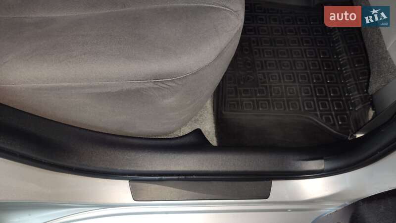 Хетчбек Toyota Prius 2013 в Миколаєві