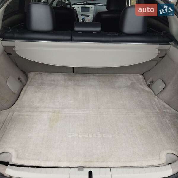 Хэтчбек Toyota Prius 2014 в Житомире