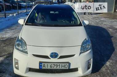 Хэтчбек Toyota Prius 2010 в 